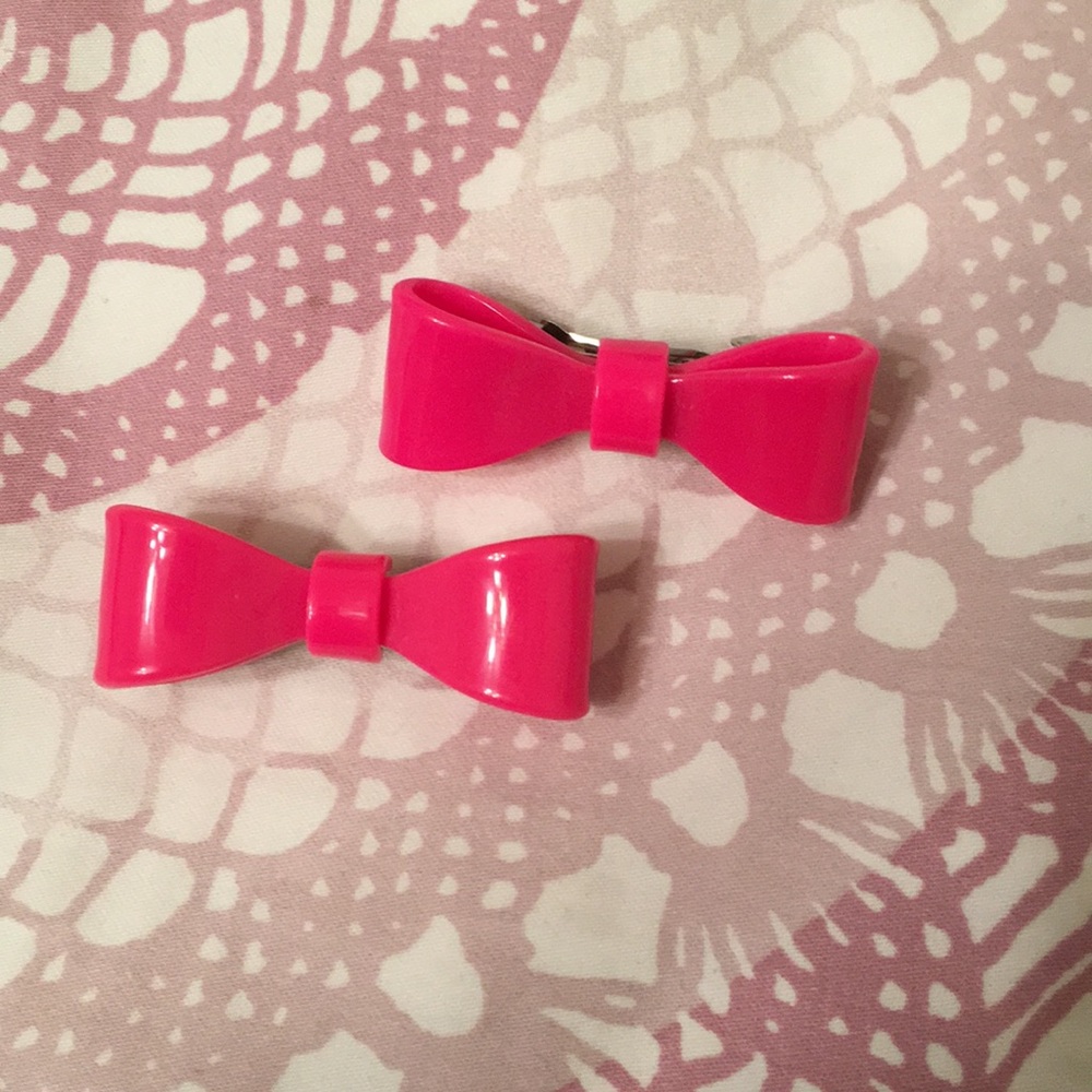 Hot pink bow hair clips